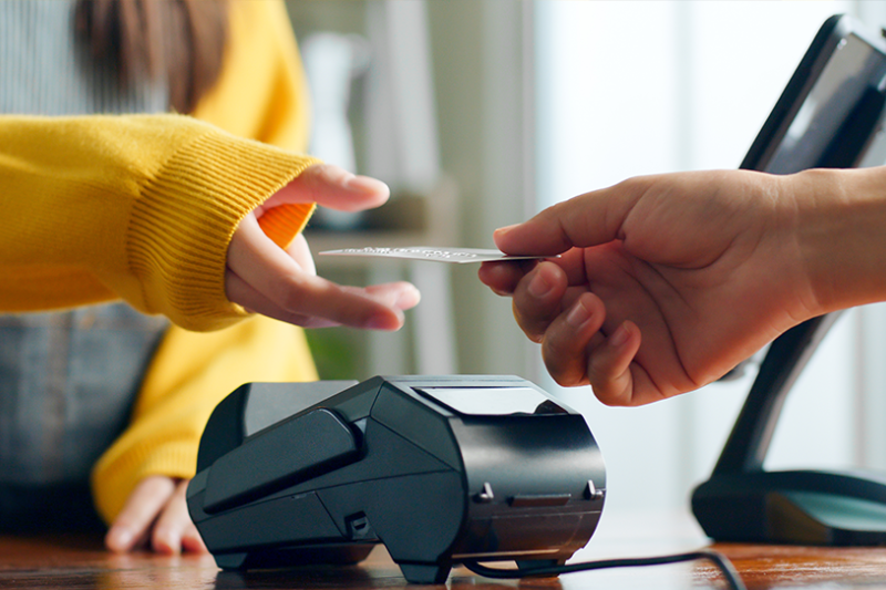 The Pros and Cons of Credit Cards: All You Need to Know